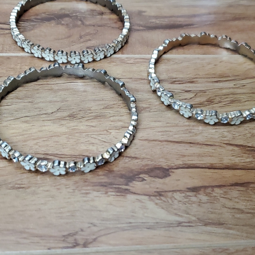 Flower bracelets - Picture 6 of 9